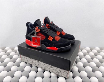 Personalisierte Air Jordan 4 Sneakers