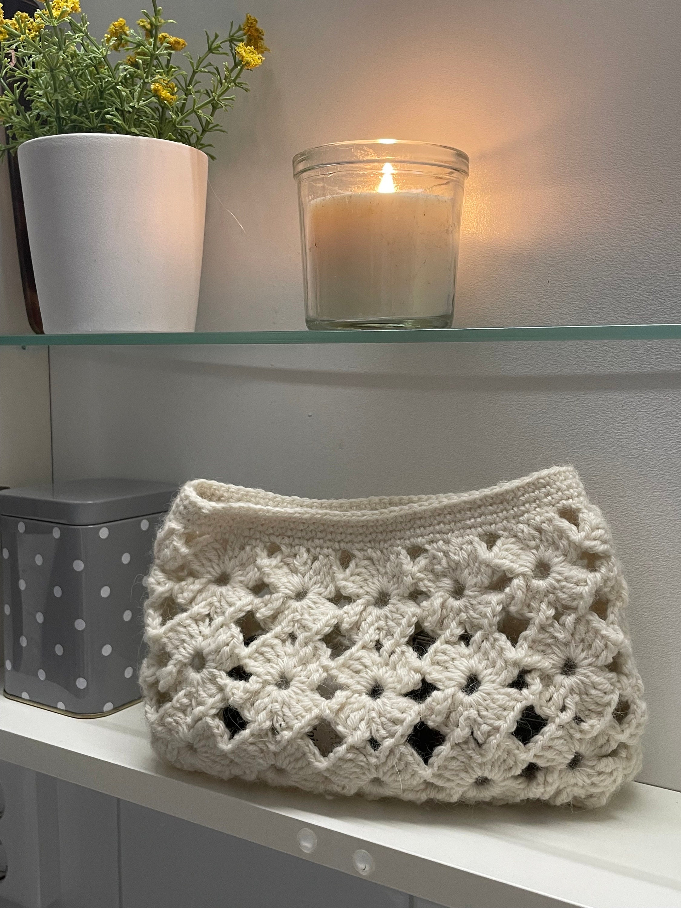 26 Crochet Makeup Bag Patterns with Clutches, Pouches, and Holders 20 Crochet Floral Makeup Bag DIY Toiletry Pouch Organizer