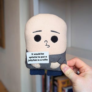 Cadeau Pilkington doudou carte personnalisée mr k dilkington citation drôle émission de radio gervais cadeau d'anniversaire avec poupée personnalisée en peluche