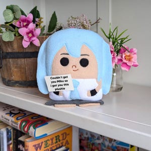 Peluche diva avec carte d'anniversaire kawaii, cadeau anime musical amusant avec message personnalisé, produit de jeu vidéo, figurine japonaise RPG, cadeau