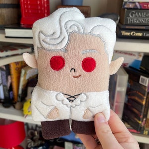 Peluche cadeau haut elfe avec porte personnalisée 3 cartes d'anniversaire, poupée en peluche à collectionner et idée cadeau jeu vidéo RPG, message citation amusante