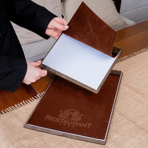 Indywidualna okładka menu, Książeczka menu ze skóry, Drewniana podstawka na menu, Etui na menu restauracyjne, Folio na menu, Menu z logo, Indywidualna okładka menu, Menu koktajlowe