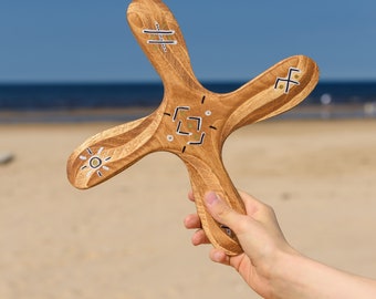 4-Flügel-Bumerang „BalticCode“ | Handgefertigt | Leicht und wendig | Outdoor-Aktivität | Bestes Geschenk für Jungen oder Mädchen | Geburtstagsidee