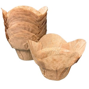 Lot de 100 moules à gâteau tulipes Kraft - 3,25 x 2 pouces - Moules à cupcakes de qualité supérieure pour une présentation élégante Facile à utiliser pour les muffins de boulangerie