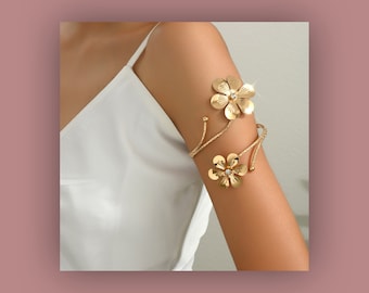 Mode Armschmuck: Minimalistische Gold Armstulpen mit Blumen Akzent - Einzigartiges Geschenk für Sie, Mutter, Freundin, Armband, Oberarm, Armbänder