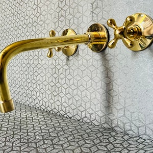 Unlacquered Brass Wall Mount Bath Faucet Hot and Cold Bathroom Faucet With Traditional Handles zdjęcie 4