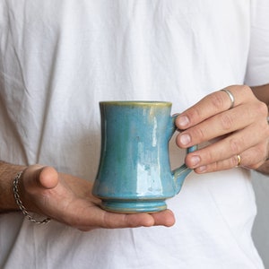 Versatile ceramic mug: Personalize it to your liking.