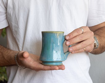 Vielseitiger Keramikbecher: Personalisieren Sie ihn nach Ihren Wünschen.