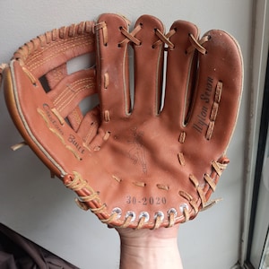 Vintage 1940s 1950s Baseball Glove