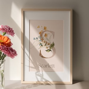 Ilustración de acuarela con la letra S personalizada para guardería: arte del alfabeto personalizado con decoración de flores silvestres, imagen inicial del nombre, regalo de letra