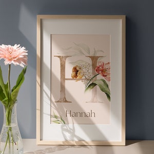 Ilustración de acuarela personalizada con la letra H para guardería, arte del alfabeto con decoración de flores silvestres, imagen inicial del nombre