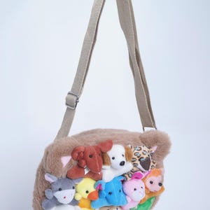 Borsetta a tracolla per bambini con peluche a forma di animale – Mini borsa Kawaii ideale per festival, compleanni e vacanze, regalo originale e divertente. immagine 5