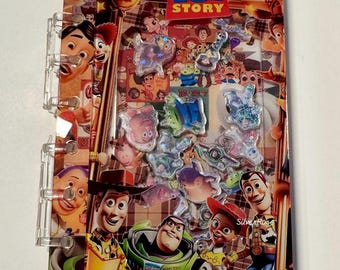 Toy Story-inspirerad Shaker-anteckningsbok, handgjord påfyllningsbar anteckningsbok, holografisk glitteranteckningsbok, karaktärsbrevpapper, present, A7