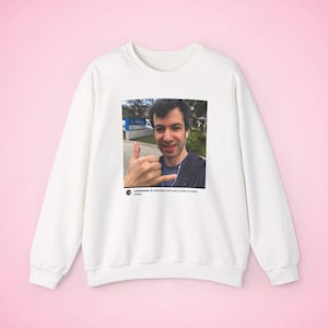 Nathan Fielder Heavy Blend™ Crewneck Sweatshirt