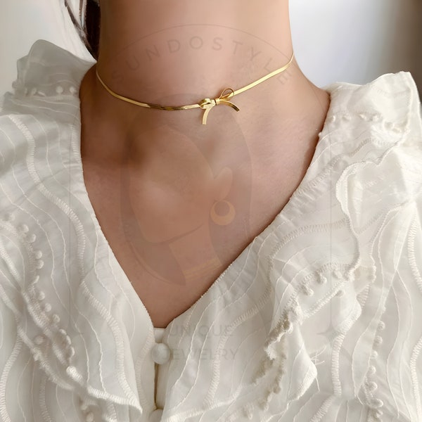 Ras de cou minimaliste avec noeud en acier inoxydable, collier délicat avec noeud, design tendance avec noeud, tour de cou imperméable, cadeau pour elle, collier ras de cou plaqué or