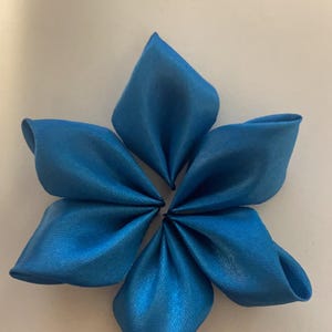 100 pre-made plumeria ribbon petals/ 100 pétalos de liston satinado