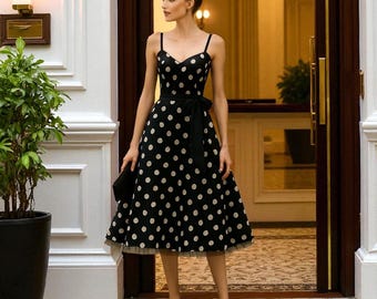 Hearts & Roses London Dress Size S XS (Tag US 8), 50s Rockabilly Swing Dress with Tulle Petticoat, Polka Dot Vintage Pin Up Halter Dress