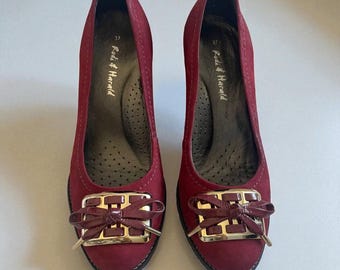Red Bow Heels – Gold Buckle Detail, Vintage Style Pumps, Size 37 – Romantic Statement Shoes