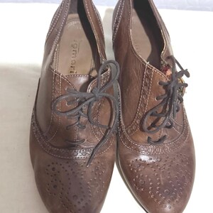 Vintage Tamaris Leather Brogue Heels: Brown Oxford Shoes, Made in Germany, Size 39 image 15