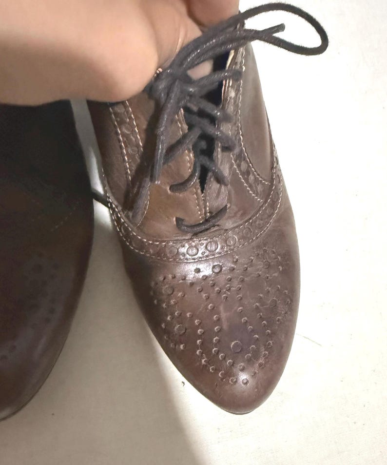 Vintage Tamaris Leather Brogue Heels: Brown Oxford Shoes, Made in Germany, Size 39 image 10