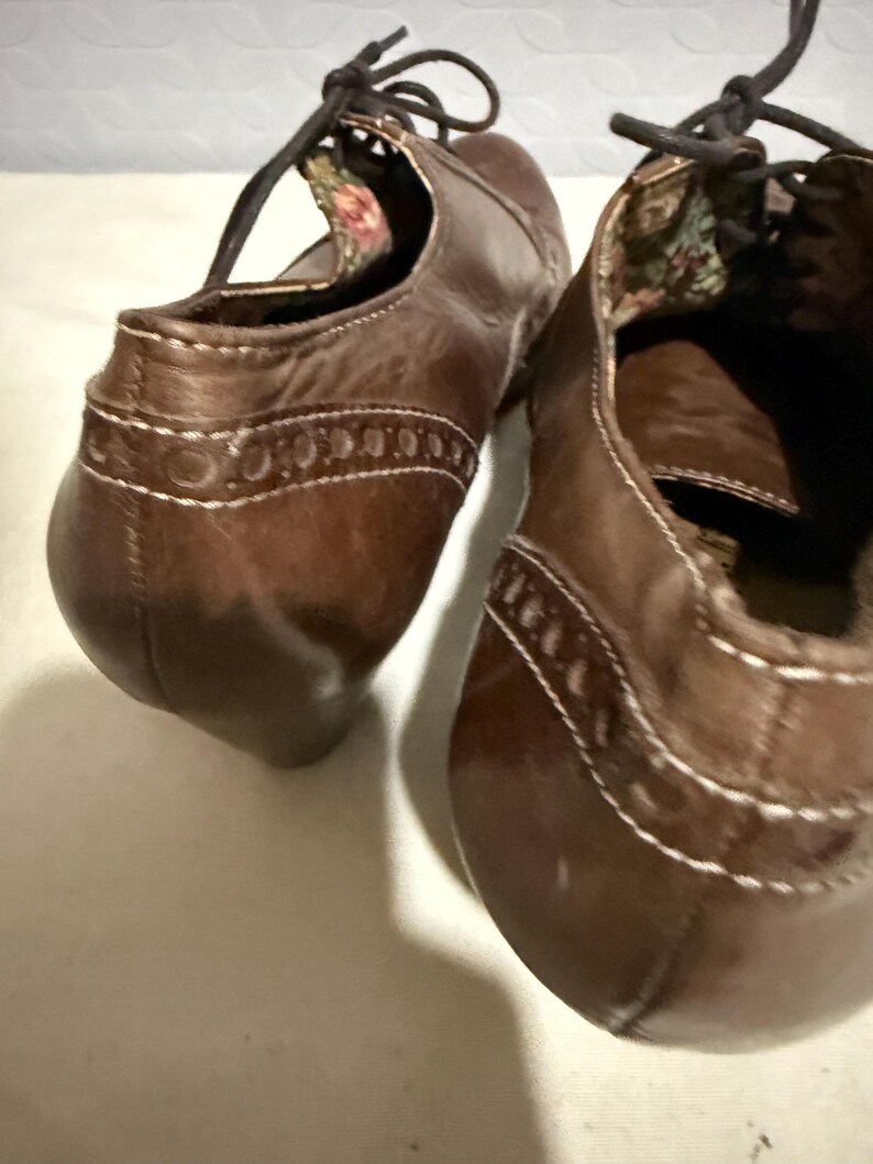 Vintage Tamaris Leather Brogue Heels: Brown Oxford Shoes, Made in Germany, Size 39 image 19