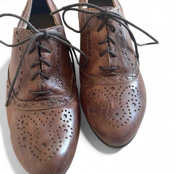 Vintage Tamaris Leather Brogue Heels: Brown Oxford Shoes, Made in Germany, Size 39