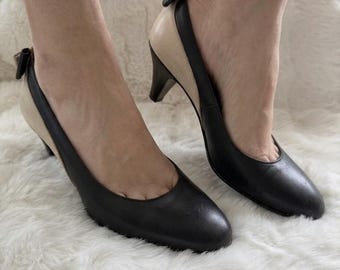 Lola Ramona Black Cream Leather Pumps | Bow-Back Mid-Heel Retro Court Shoes (EU 40)