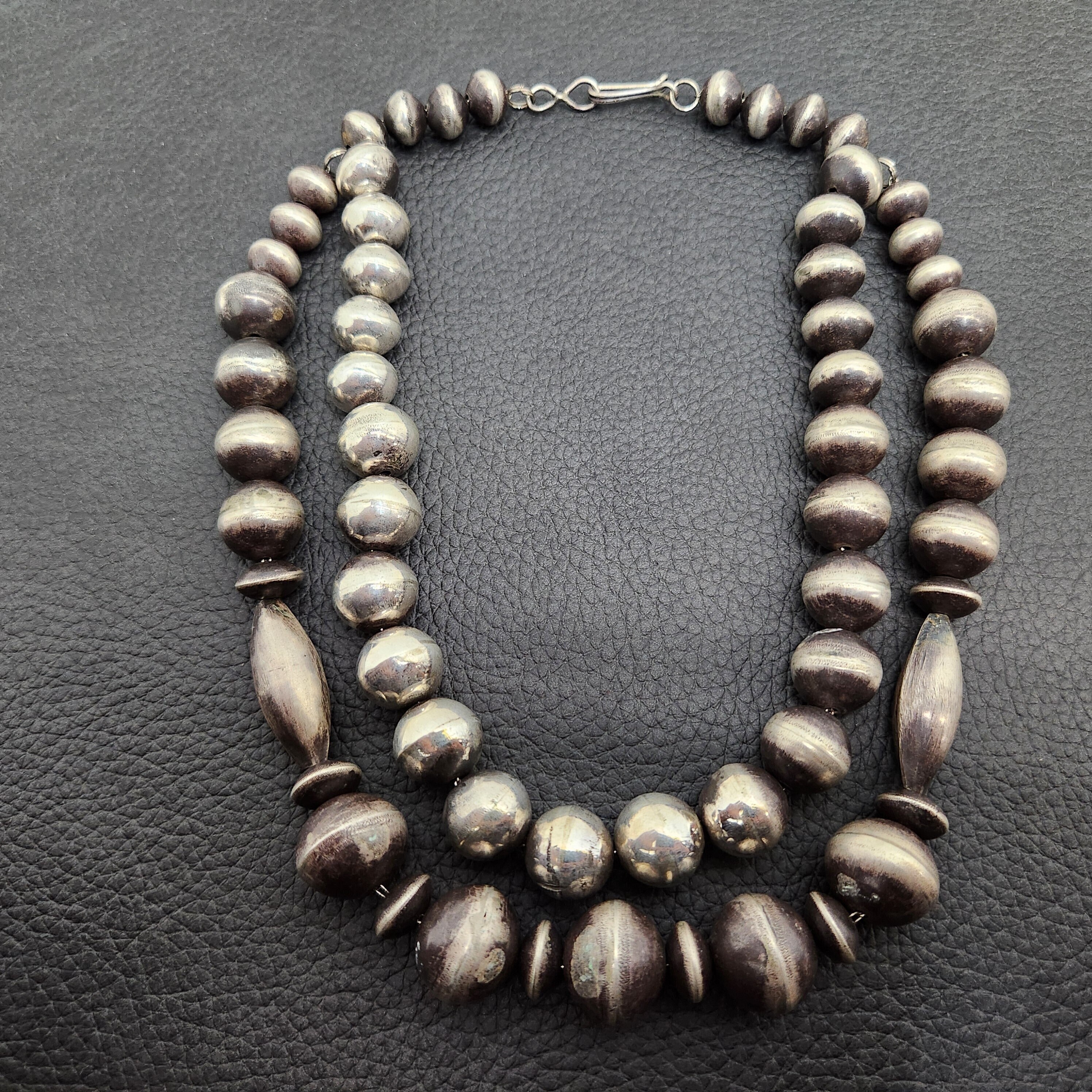 Native American Rare Longer 30 Inch Seashell Vintage Navajo Sterling Silver Necklace Native American Rare Longer 30 Inch Seashell Vintage Navajo Sterling Silver Necklace