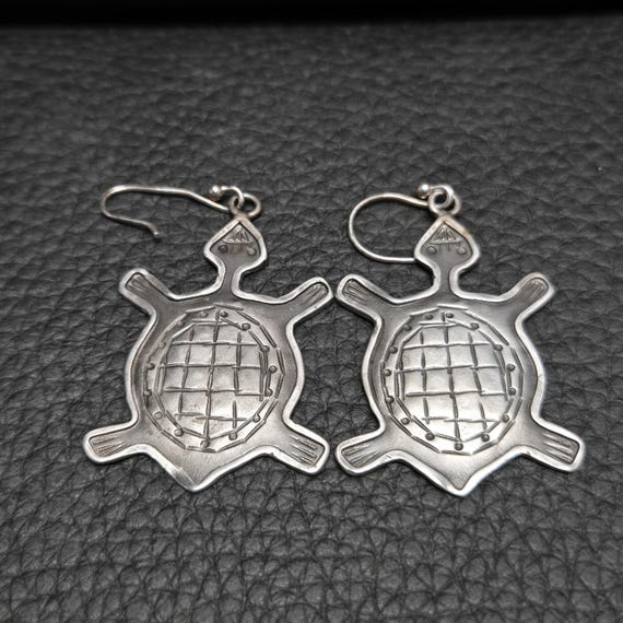 Vintage 925 Solid Sterling Silver Turtle Dangle E… - image 1