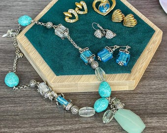 Mystery 2LB Jewelry Lot Vintage to Now Wearable Jewelry Grab  display picture 1