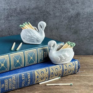 Vintage Ceramic Swan Match Holder with Safety Matches Set, Mini Porcelain Match Striker, Elegant Candle Lighting Accessory