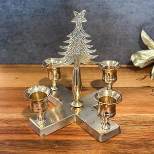 Candelabro de árbol de Navidad de latón vintage: centro de mesa festivo