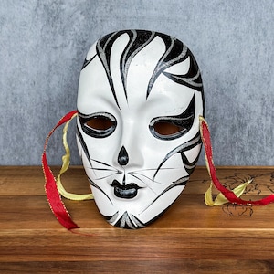 Vintage Ceramic Masquerade Mask: Hand-Painted Theatrical Wall Decor