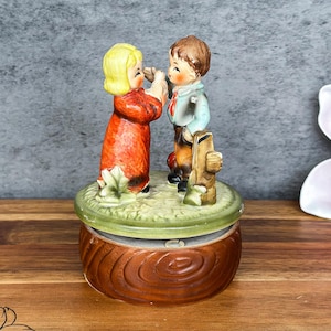 Vintage Japan Music Box Ceramic Boy And Girl Figurine Rotating Bird Scene Home Decor Collectible Gift Idea Charming Music Box Collections