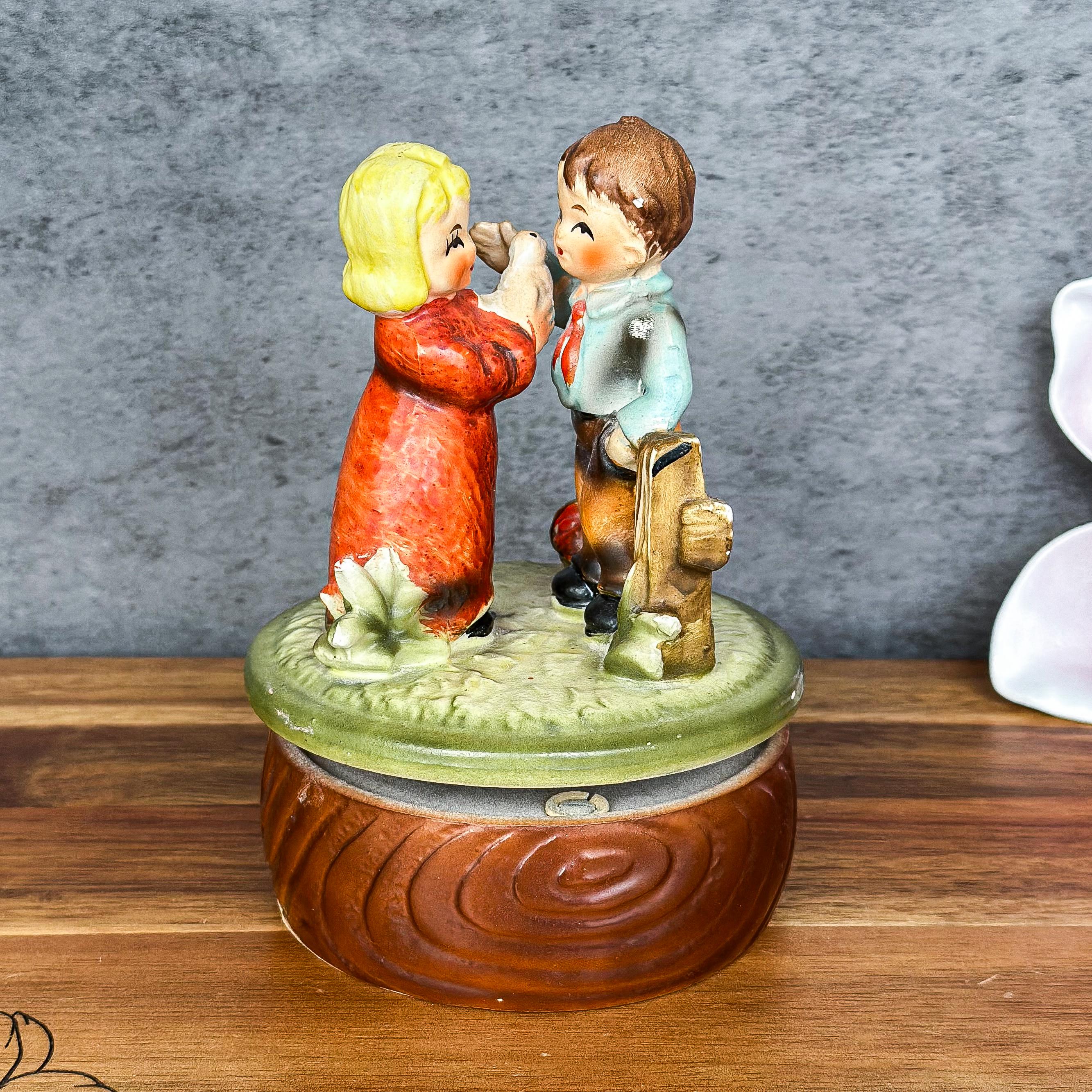 * vintage music box ୨୧ * 夢のような オルゴール (b) vintage music box ୨୧ * 夢のような オルゴール (a