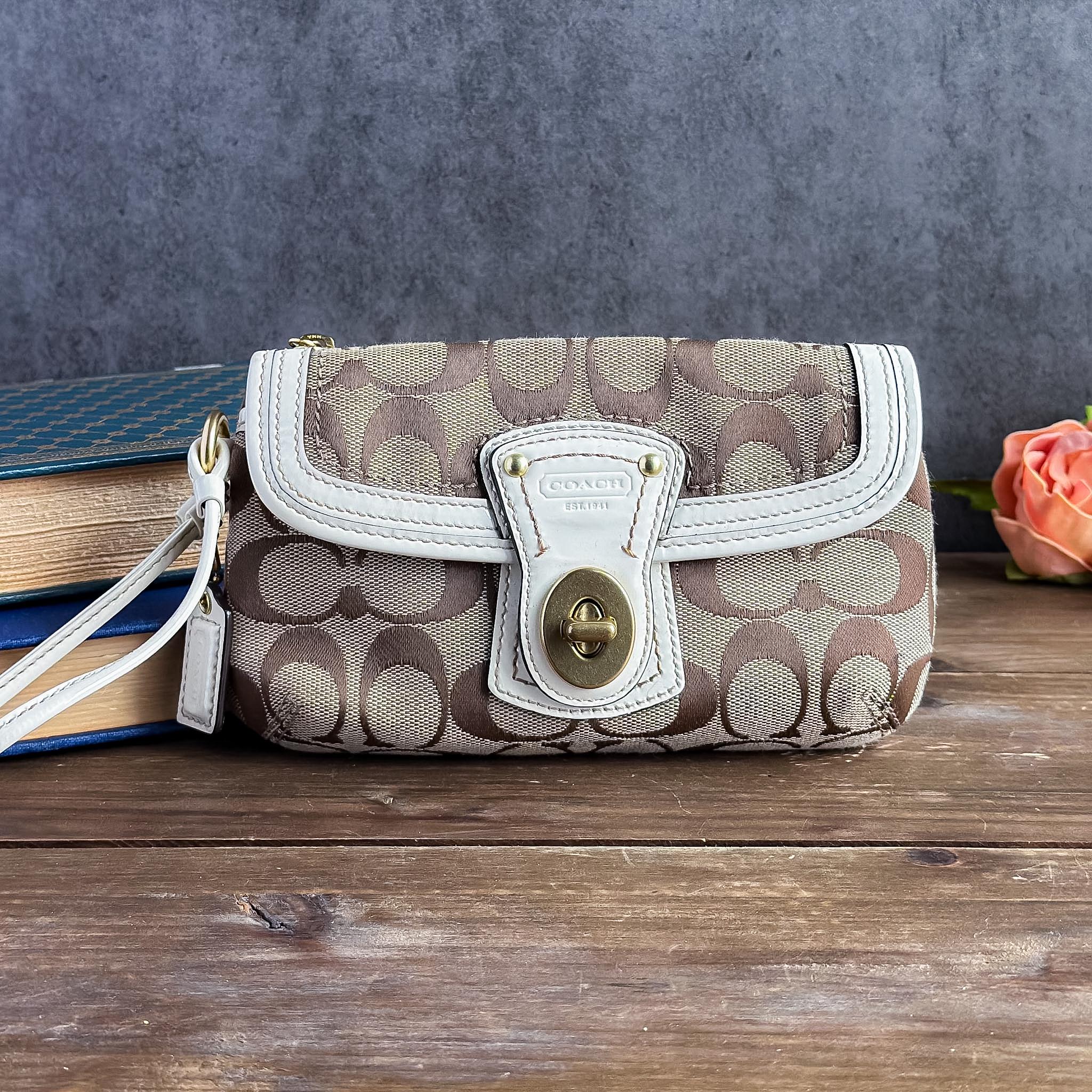 美品✨Coach OneShoulder Bag Turn Lock COACH Originals Twin Turnlock Small Waxed Leather Shoulder Bag 20