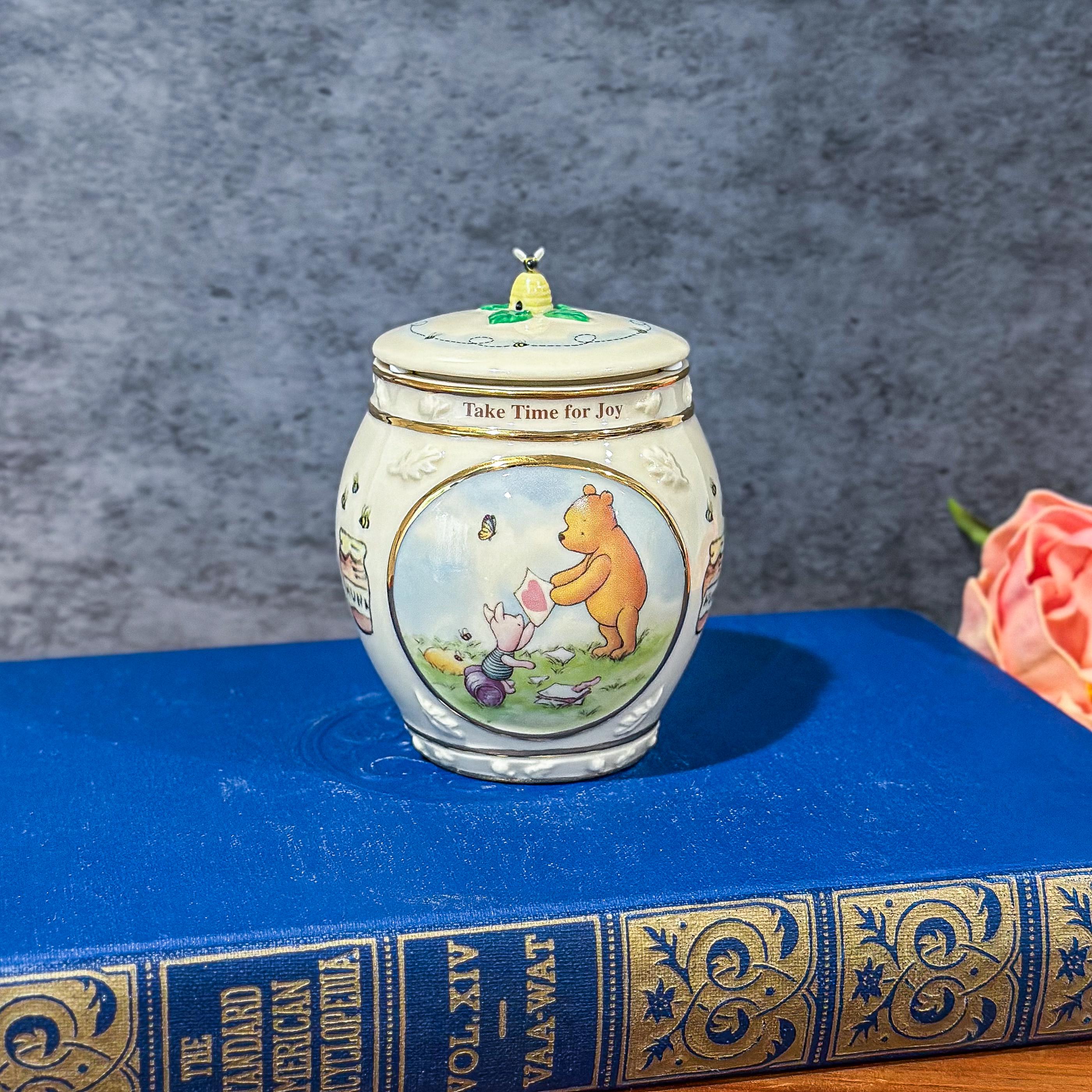 Vintage Arleigh Elliot Disney Winnie the Pooh Porcelain Music Box