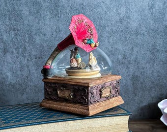 Vintage Titanic Music Box: 
