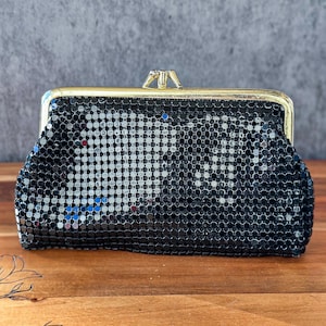 Vintage Schwarz Mesh Brieftasche Set Kiss Lock Snap Kupplung Geldbörse Geldbörse Schlüsselanhänger 1980er Jahre Retro Elegant Accessoires Geschenk für Sie
