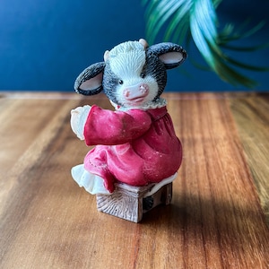 Vintage Mary&#39;s Moo Moos Figurine: 1998 Collectible Cow
