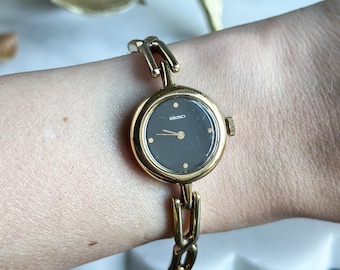 Vintage Seiko Gold Tone Women’s Quartz Watch, Small 5.5” Wrist: Retro Seiko Wristwatch for Parts or Repair