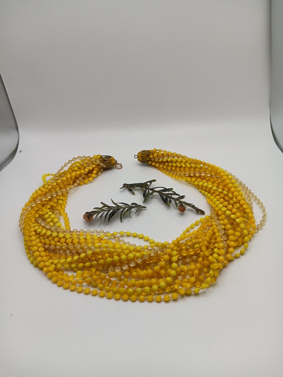 Vintage 1950's Yellow Beaded Necklace - image 2