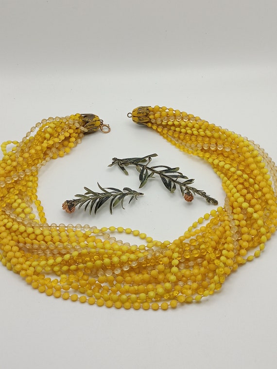 Vintage 1950's Yellow Beaded Necklace - image 1