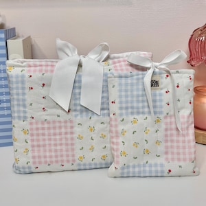 Quiltat gingham-fodral till Kindle/Kobo: Handgjort lapptäcke med rosett till e-läsare