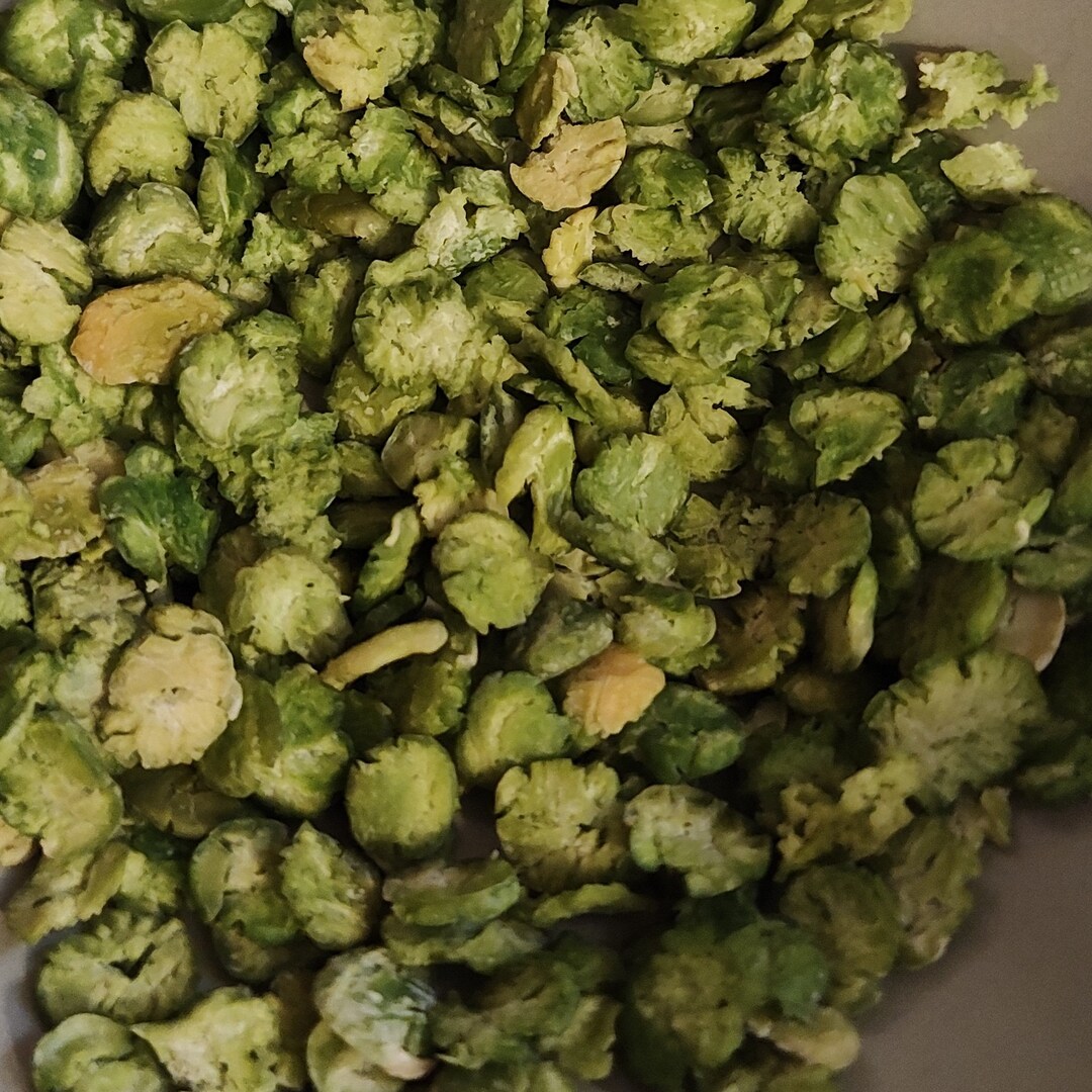 Pea Flakes, Homemade Treats for Guinea Pigs, Rabbits, Hamster, and Rats