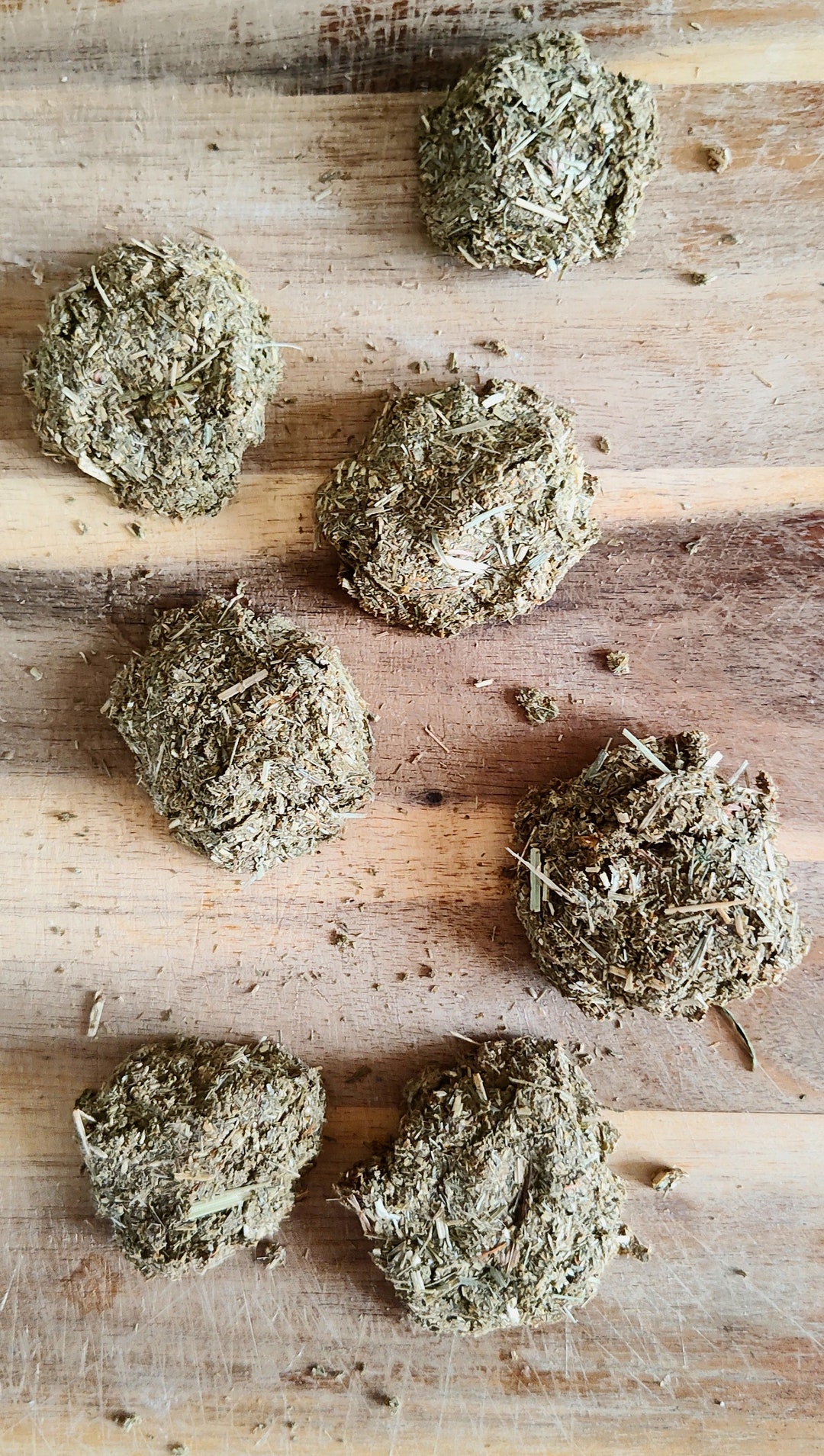 Hay Biscuits for Guinea Pigs, Homemade Treats for Guinea Pigs, Healthy ... - Guinea Pig Hay Mix Recipes