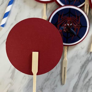 Cupcake toppers Spider man- Spider man cupcakes toppers for the little Spiderman lover in your life. Make your cupcakes stand out!