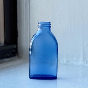 Vintage Cobalt Blue Medicine Bottle | Retro Apothecary Glass | MCM Decor for Collectors | Gift for Vintage Enthusiasts