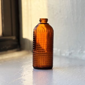 Vintage Amber Glass Bottle with Textured Grid Pattern - Mid-Century Decor, Collectible, Gift for Vintage Lovers, DIY Vase 4.25”