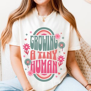 Growing a tiny human shirt, Expecting mom shirt, Floral pregnancy shirt, Pregnancy Announcement Shirt, Maternity Clothing, Pregnancy shirts